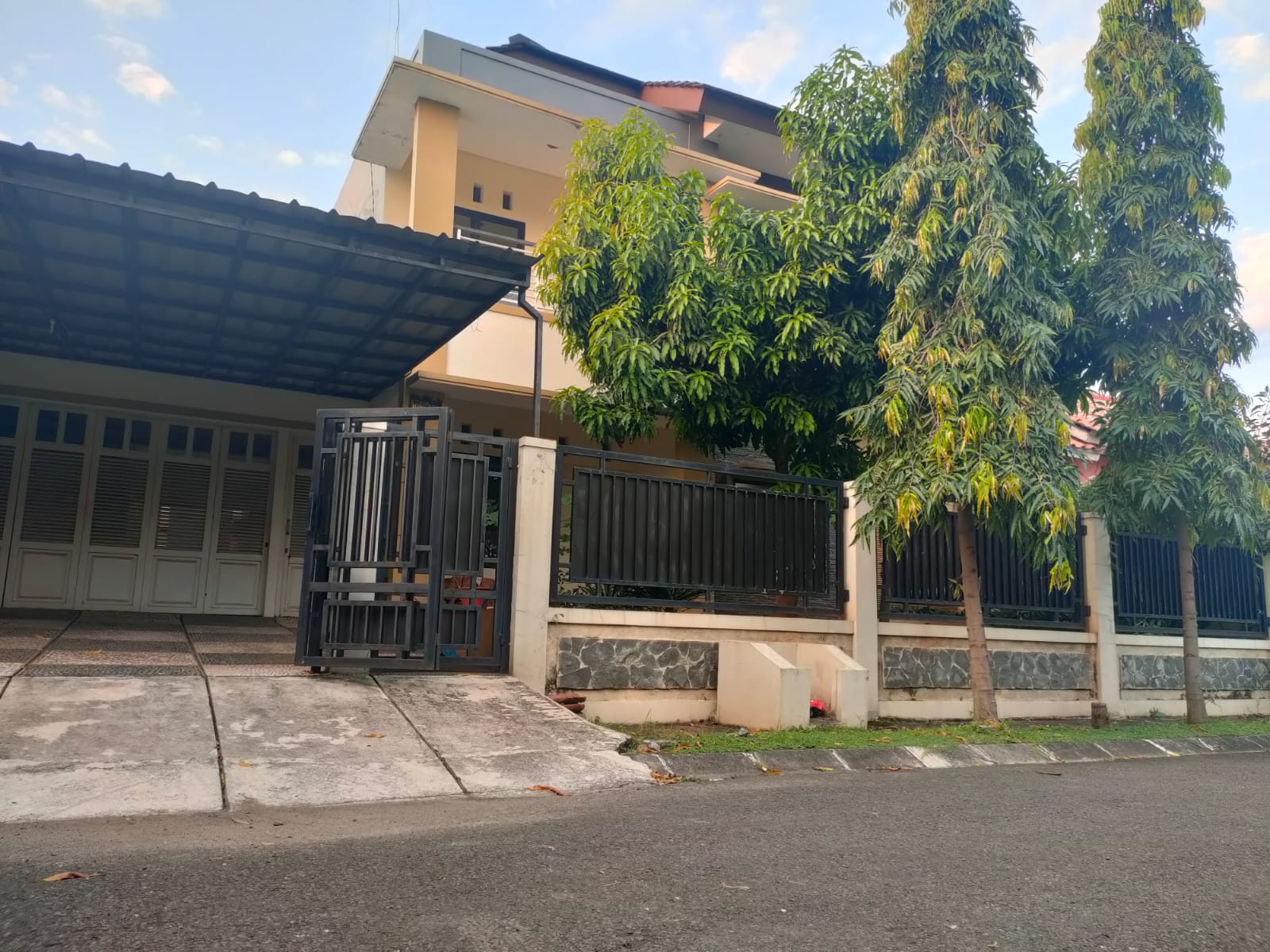 Rumah Disewakan di Cluster Gardenia Jababeka Cikarang